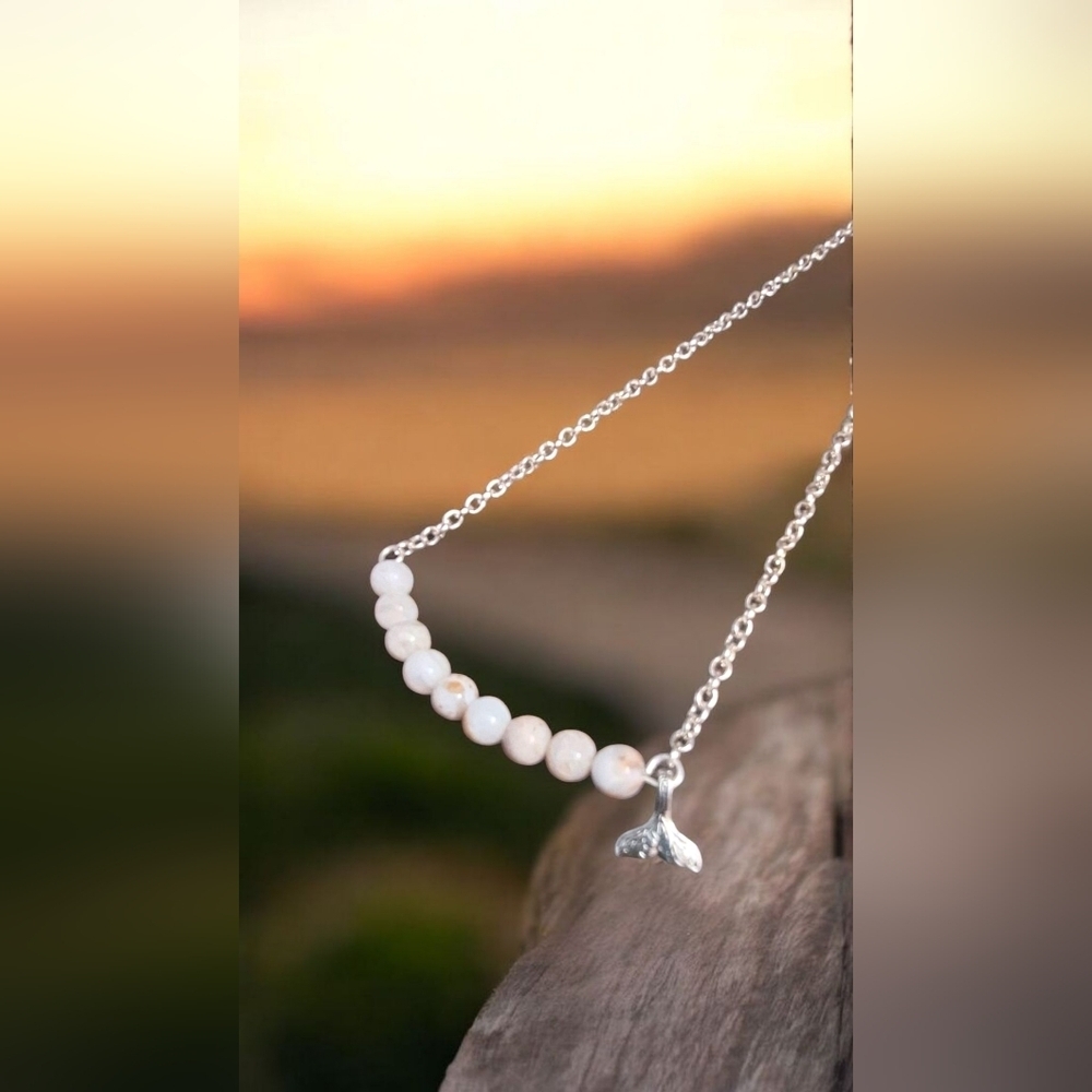 Elegant Silver and Agate Whale Tale Beaded Necklace .925 Clasp